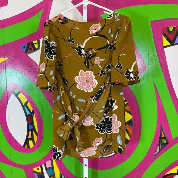 Motherhood Maternity, Floral Blouse. Size Small. In excellent condition! - Picture 4 of 5